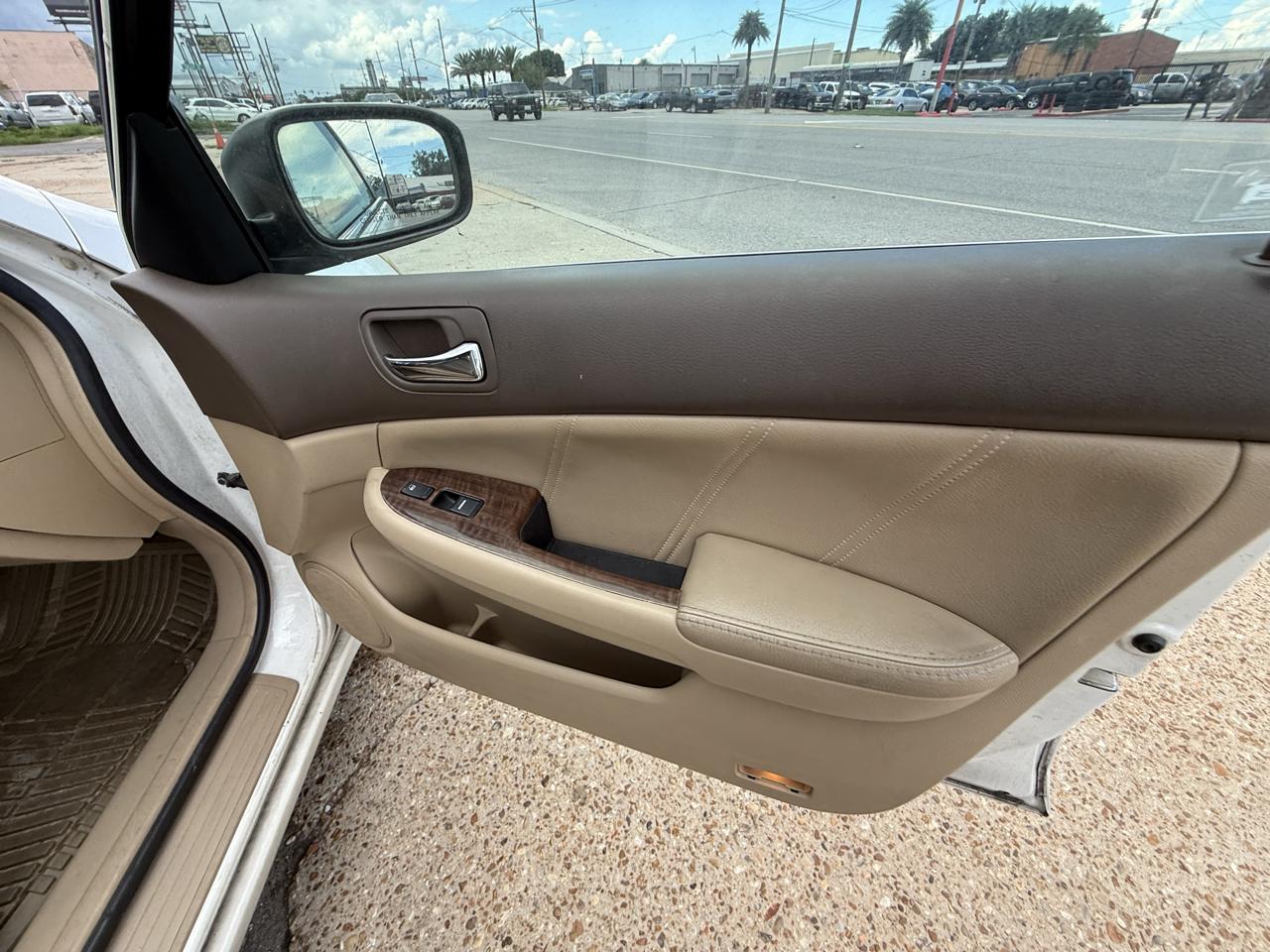 Honda Accord EX V-6 Sedan AT w/ Nav System/ XM Radio 2006