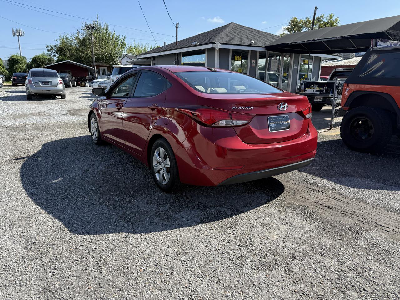 Hyundai Elantra SE 6AT 2016