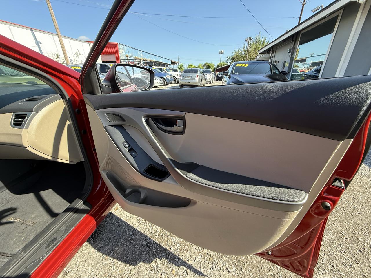 Hyundai Elantra SE 6AT 2016