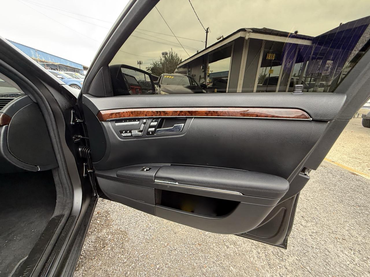 Mercedes-Benz S-Class S550 2013