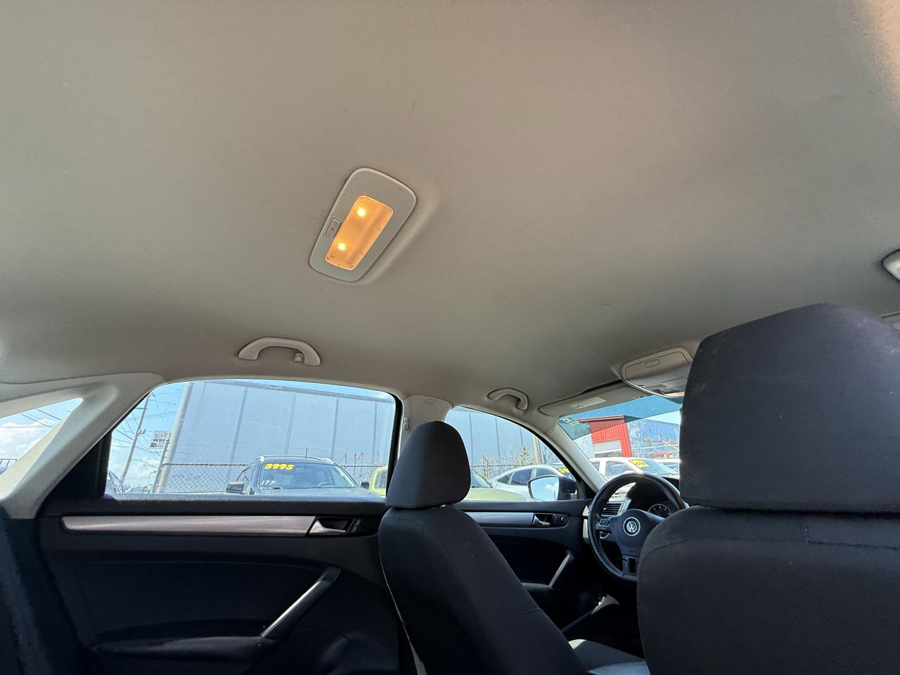Volkswagen Passat 2.5L S W/Appearance 2014