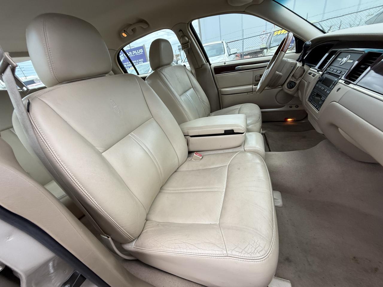 Lincoln Town Car Signature Limited 2008