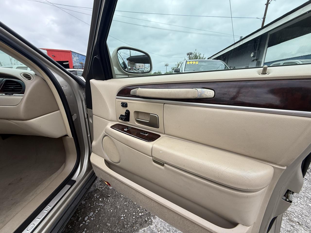 Lincoln Town Car Signature Limited 2008