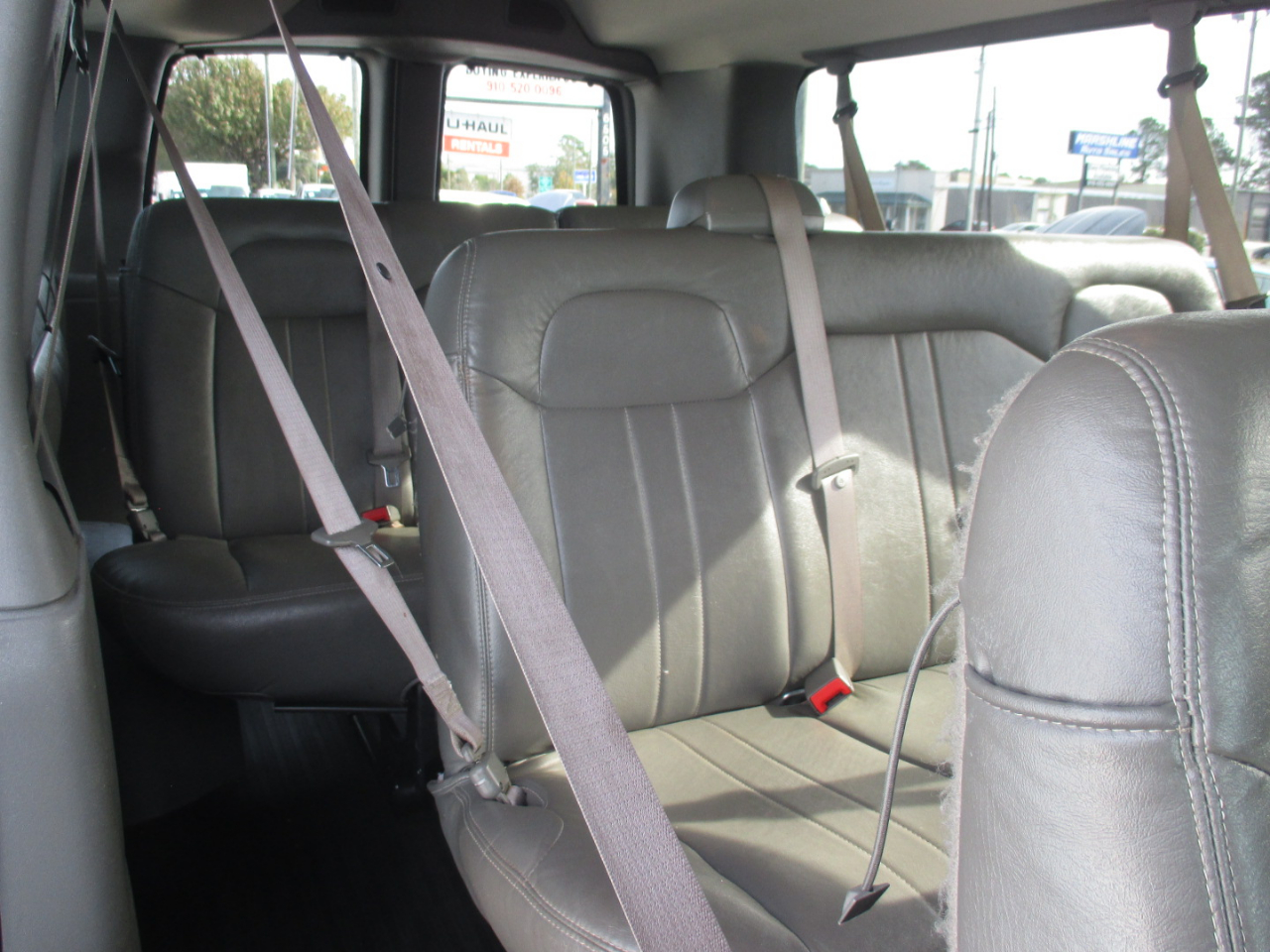 Chevrolet Express Passenger RWD 3500 155" LS 2018