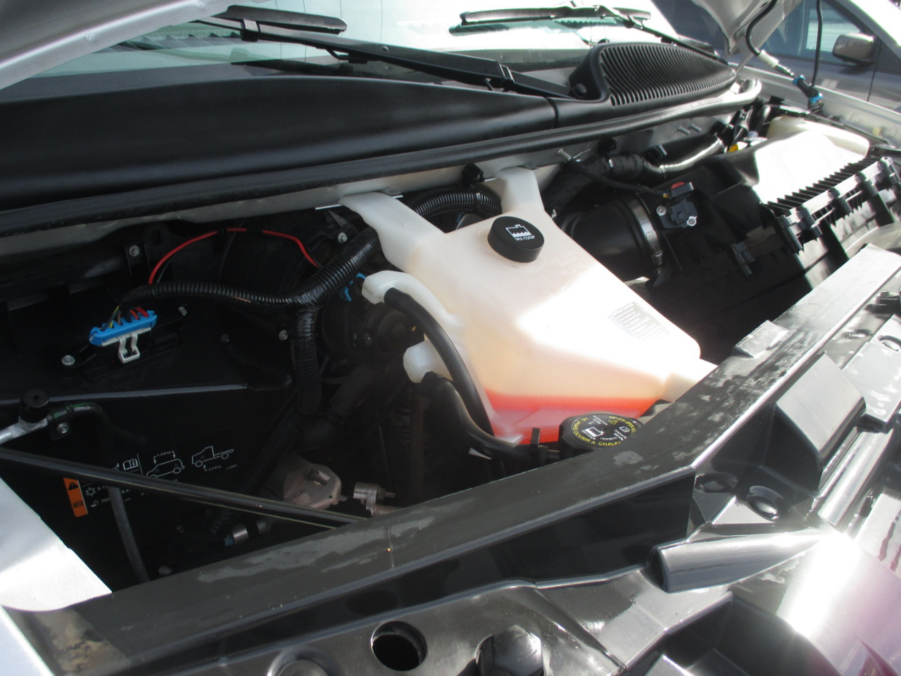 Chevrolet Express Passenger RWD 3500 155" LS 2018