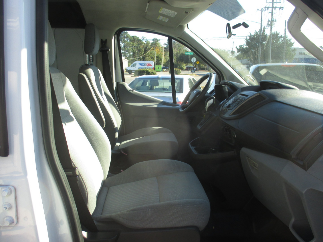 Ford Transit Cargo Van T-150 130" Low Rf 8600 GVWR Swing-Out RH Dr 2015