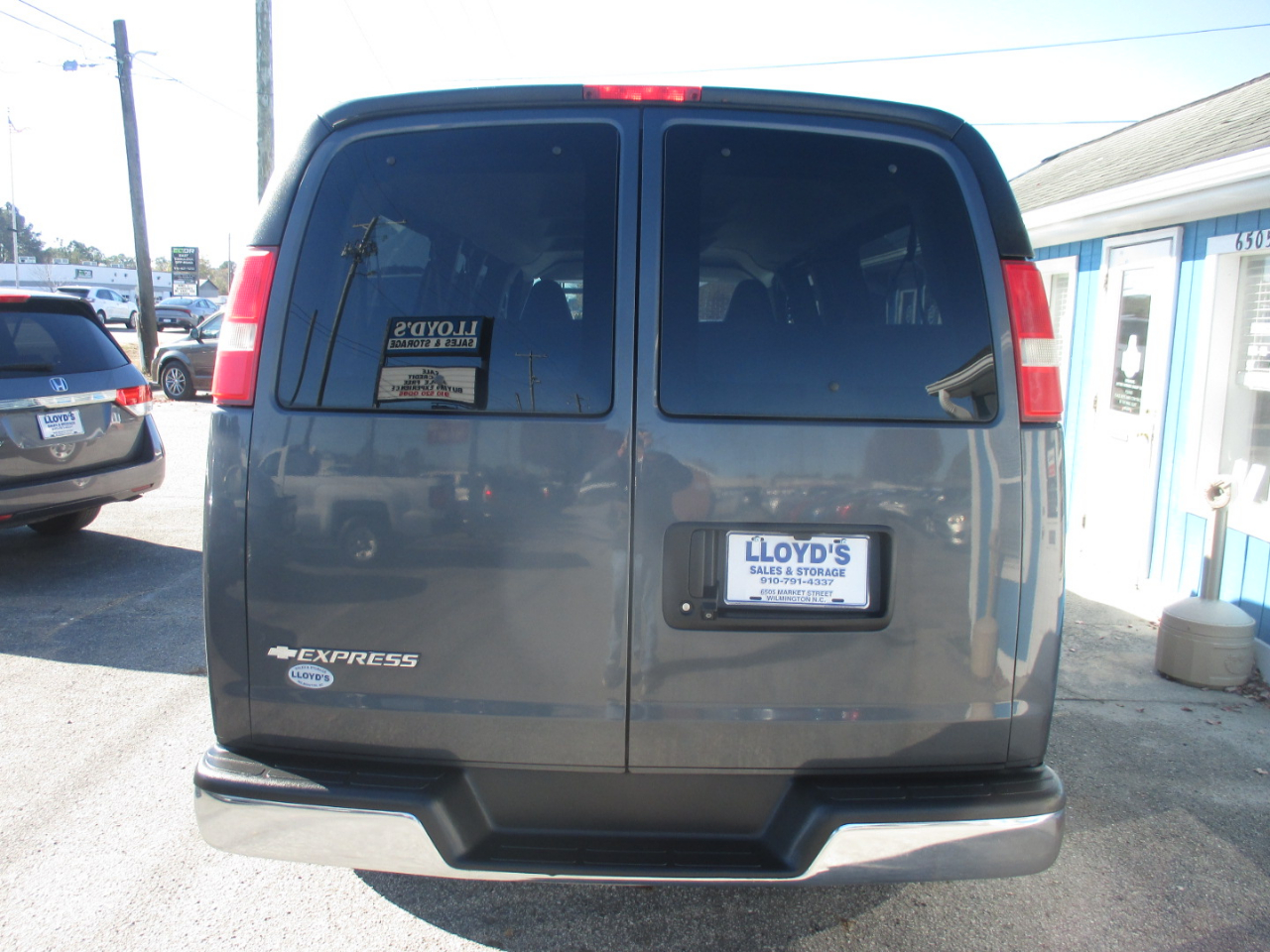 Chevrolet Express Passenger RWD 3500 155" LT w/1LT 2017