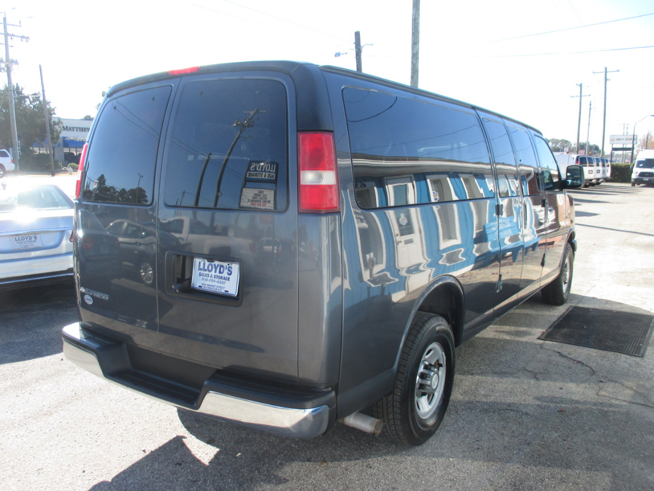 Chevrolet Express Passenger RWD 3500 155" LT w/1LT 2017