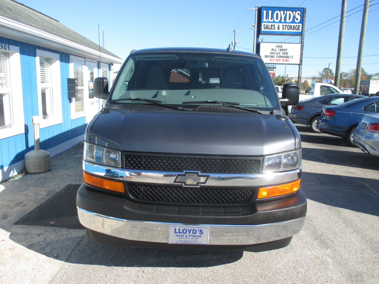 Chevrolet Express Passenger RWD 3500 155" LT w/1LT 2017