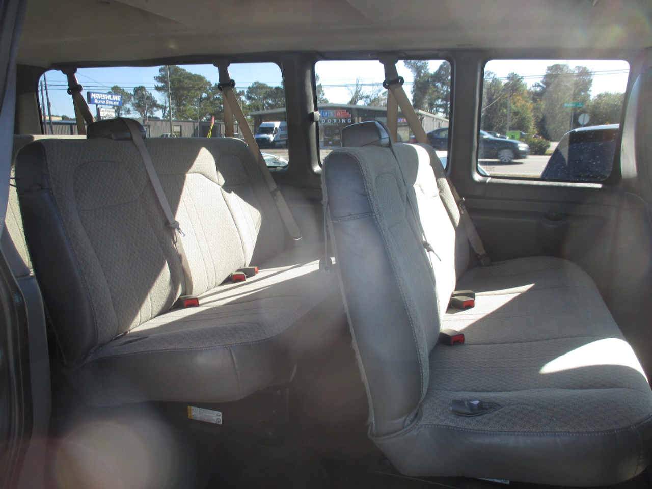 Chevrolet Express Passenger RWD 3500 155" LT w/1LT 2017