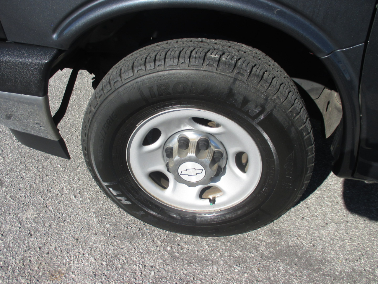 Chevrolet Express Passenger RWD 3500 155" LT w/1LT 2017