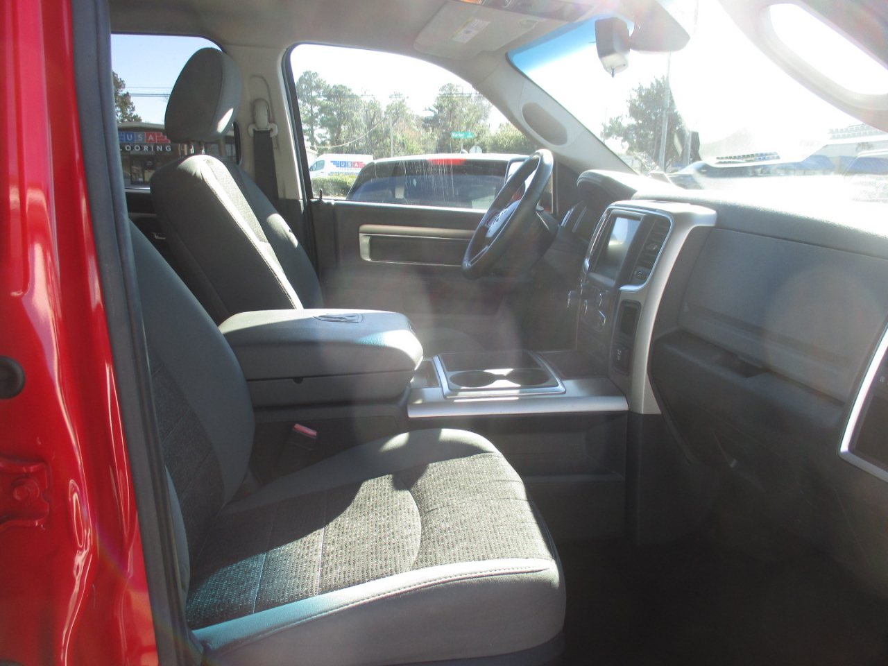 RAM 1500 4WD Crew Cab 140.5" Big Horn 2014