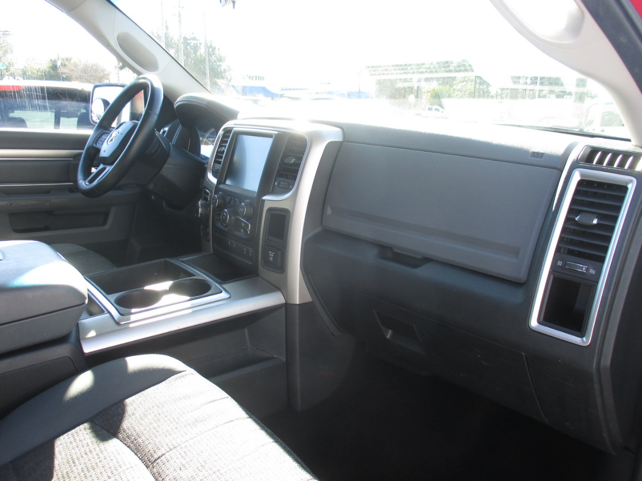 RAM 1500 4WD Crew Cab 140.5" Big Horn 2014