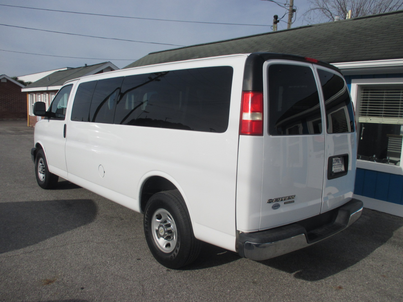 Chevrolet Express Passenger RWD 3500 155" LT w/1LT 2014