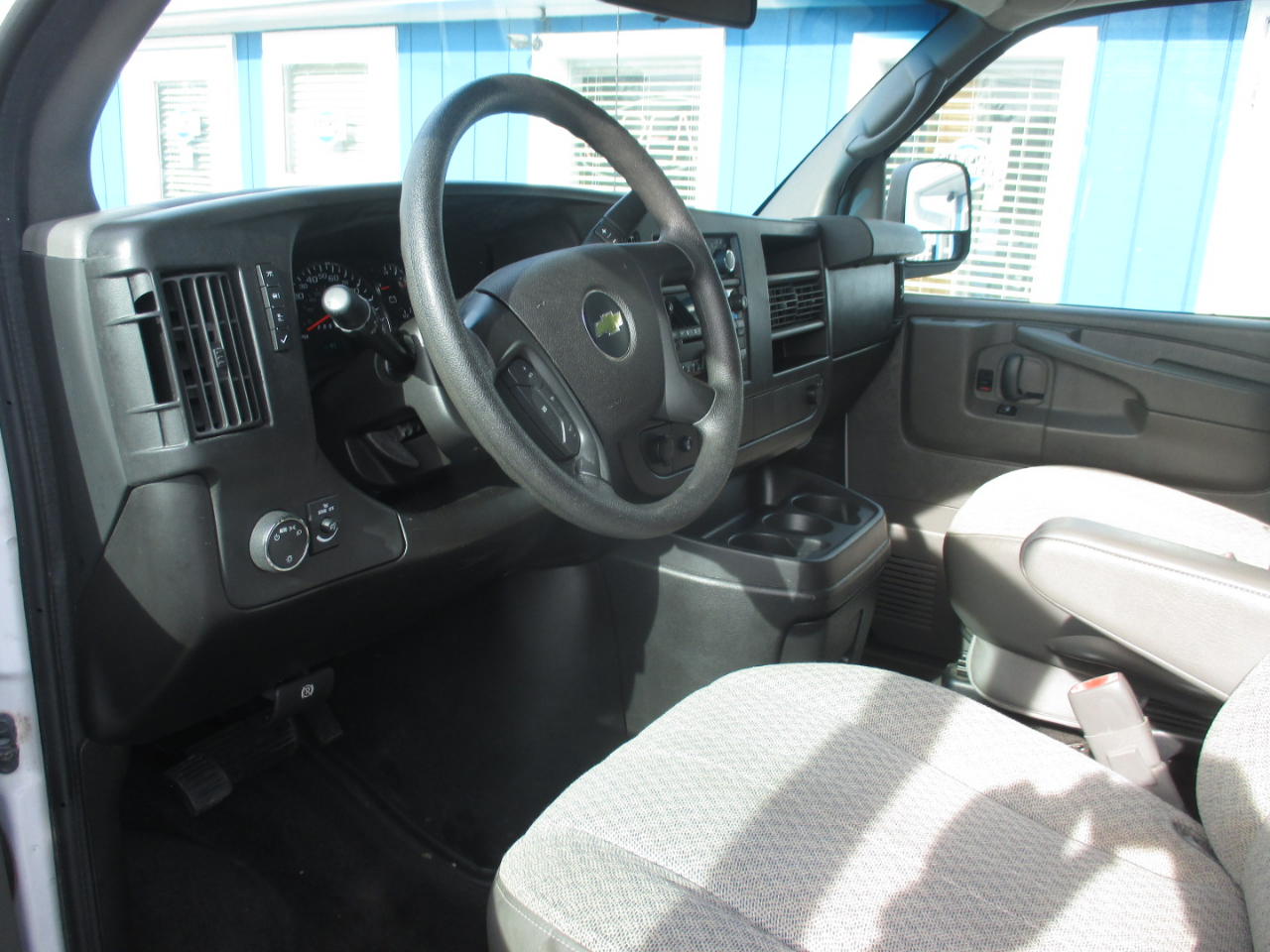 Chevrolet Express Passenger RWD 3500 155" LT w/1LT 2014