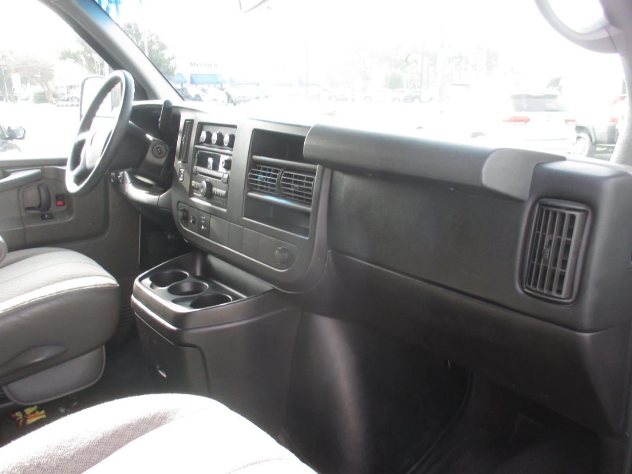 Chevrolet Express Passenger RWD 3500 155" LT w/1LT 2014