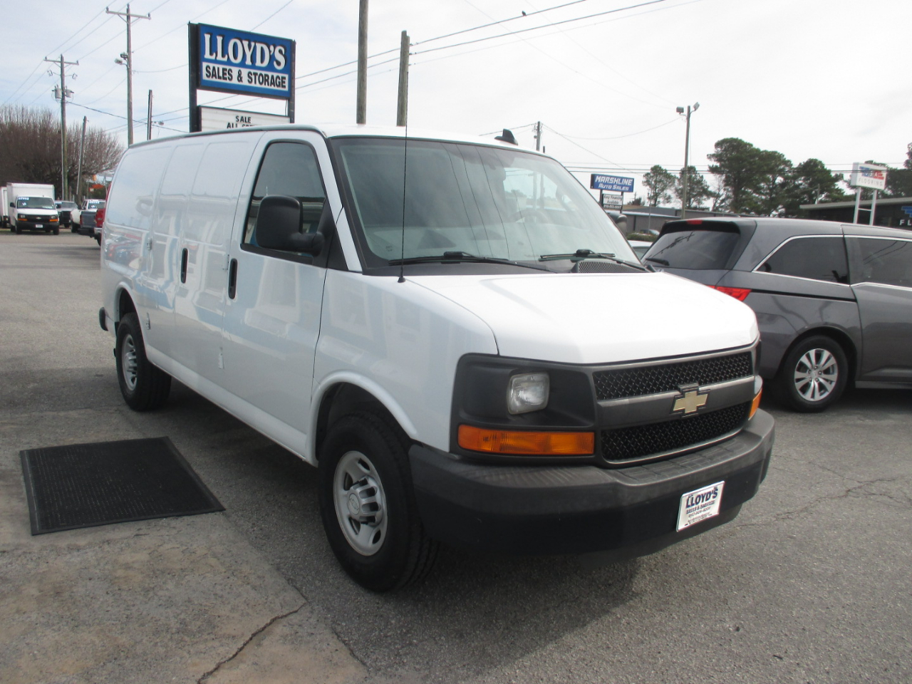 Chevrolet Express Cargo Van RWD 2500 135" 2016
