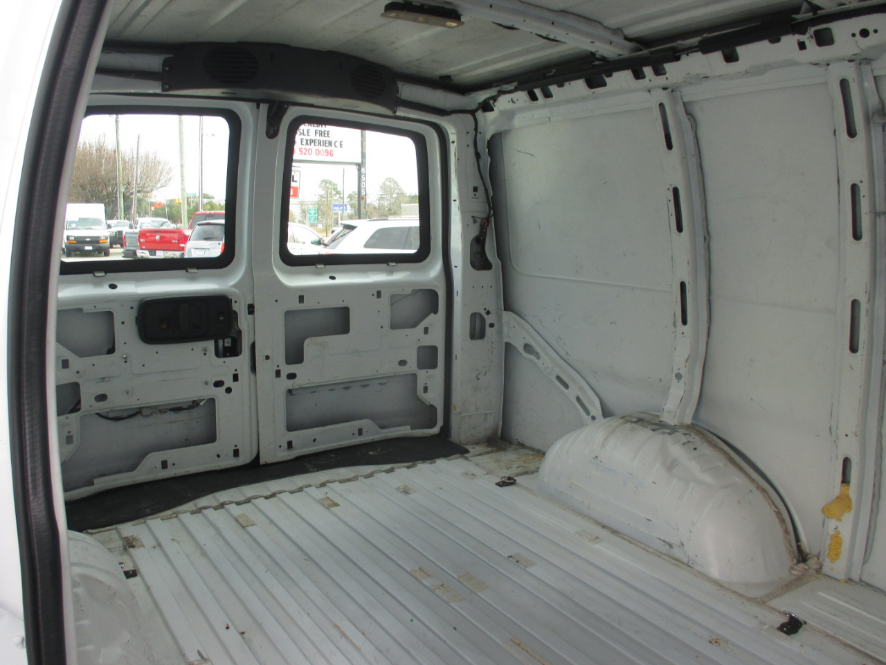 Chevrolet Express Cargo Van RWD 2500 135" 2016