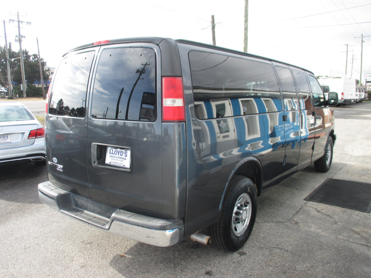 Chevrolet Express Passenger RWD 3500 155" LT w/1LT 2016