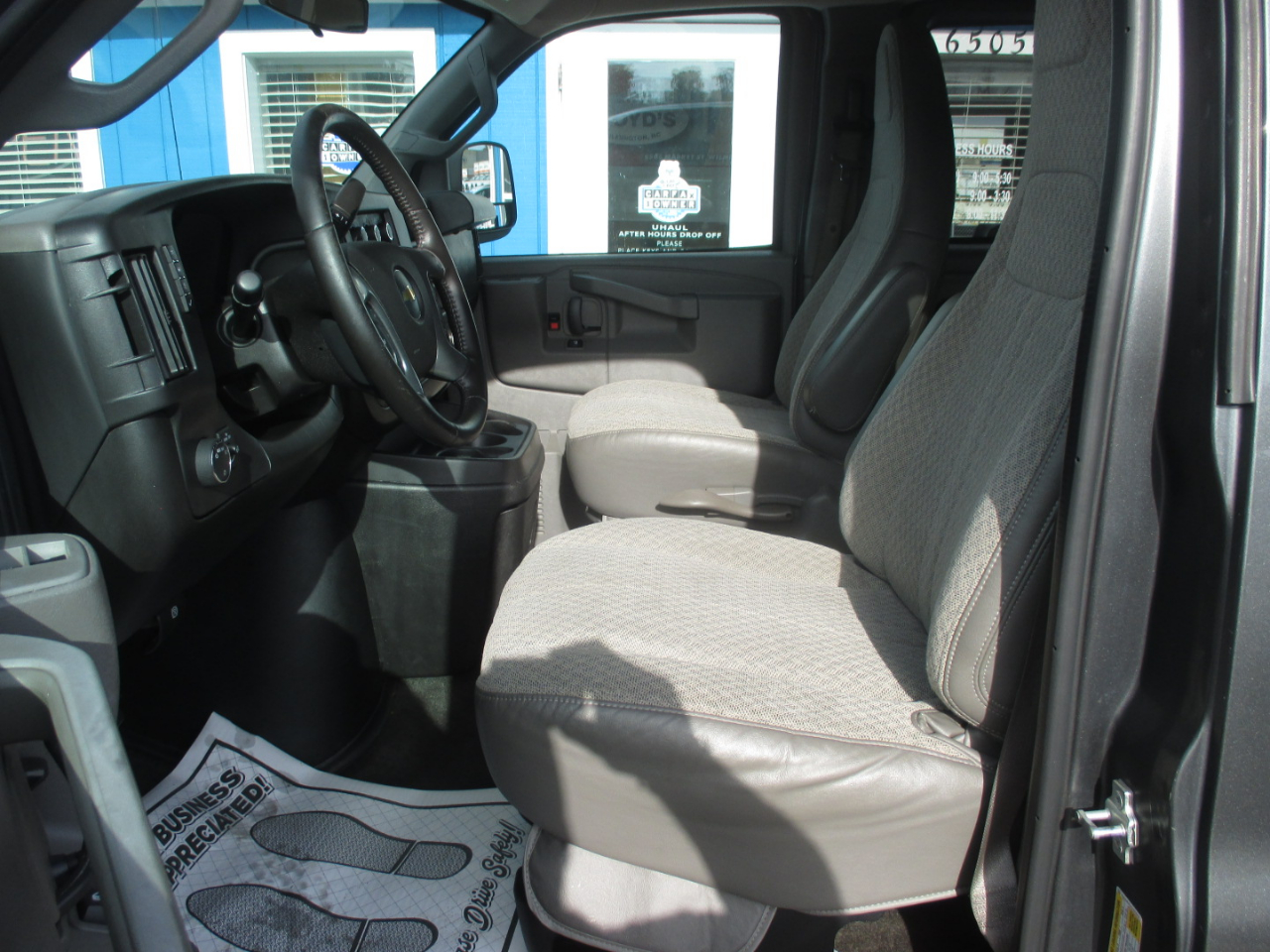 Chevrolet Express Passenger RWD 3500 155" LT w/1LT 2016