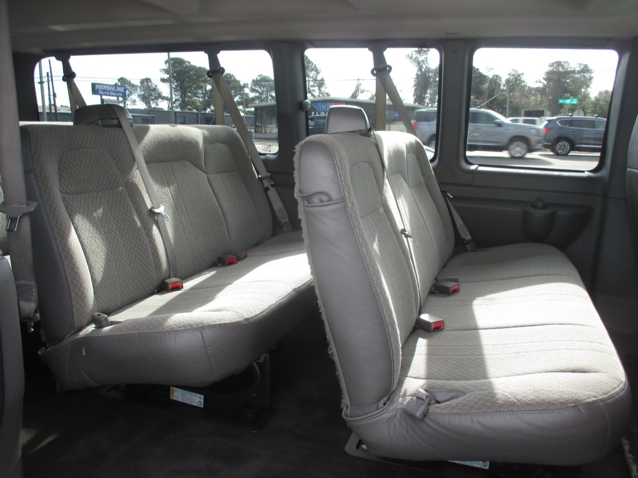 Chevrolet Express Passenger RWD 3500 155" LT w/1LT 2016