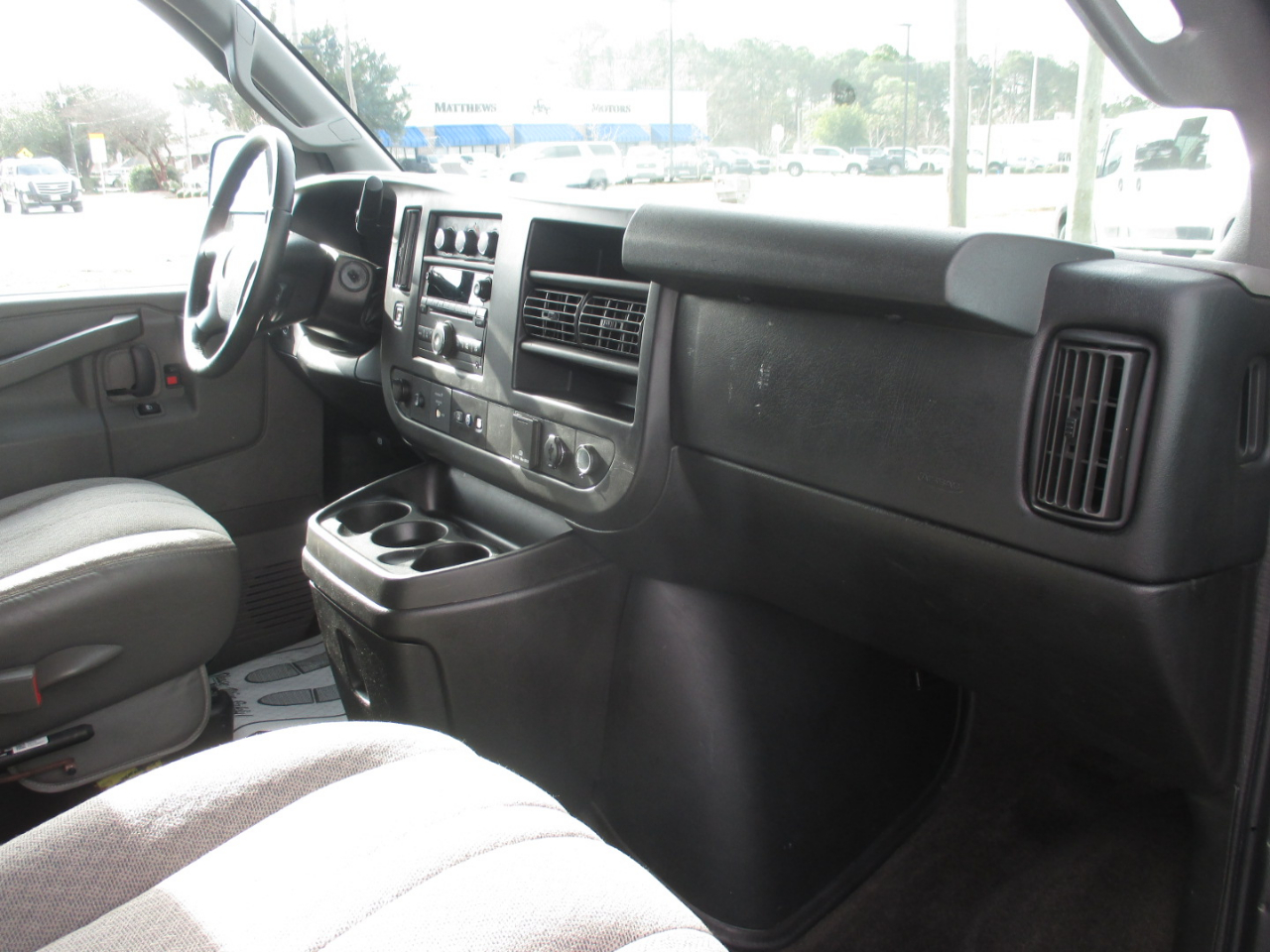 Chevrolet Express Passenger RWD 3500 155" LT w/1LT 2016