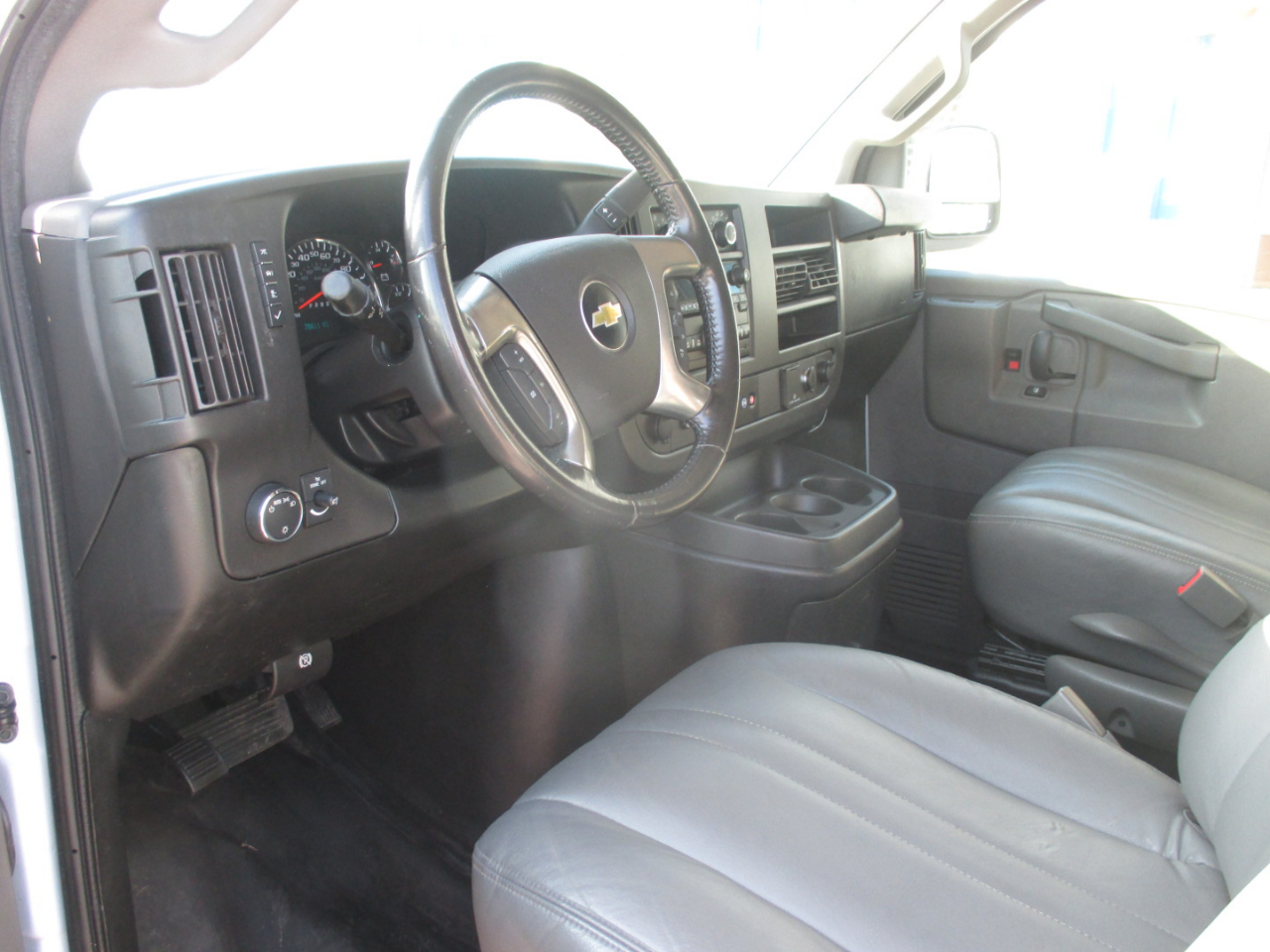 Chevrolet Express Cargo Van RWD 3500 155" 2018