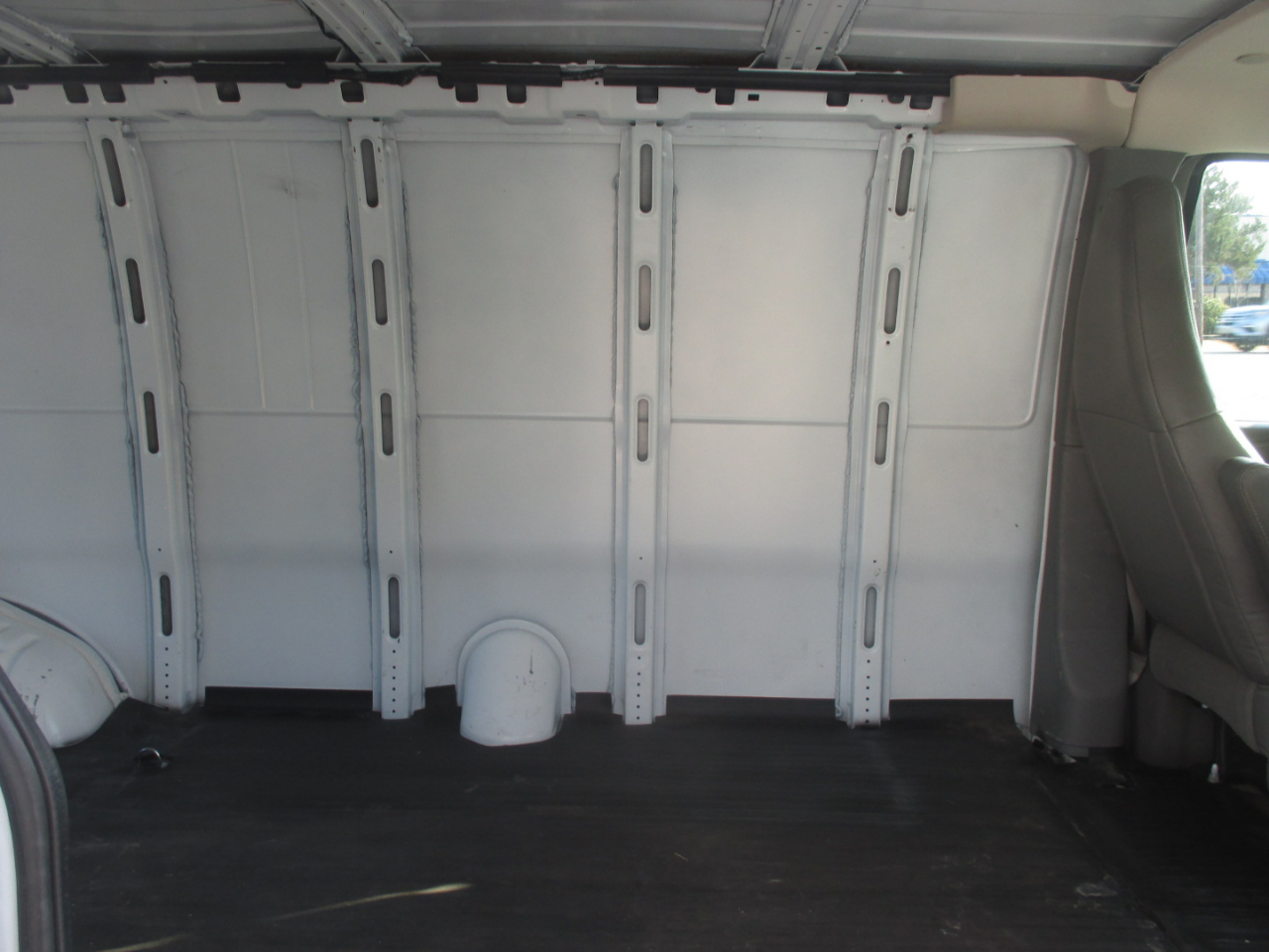 Chevrolet Express Cargo Van RWD 3500 155" 2018