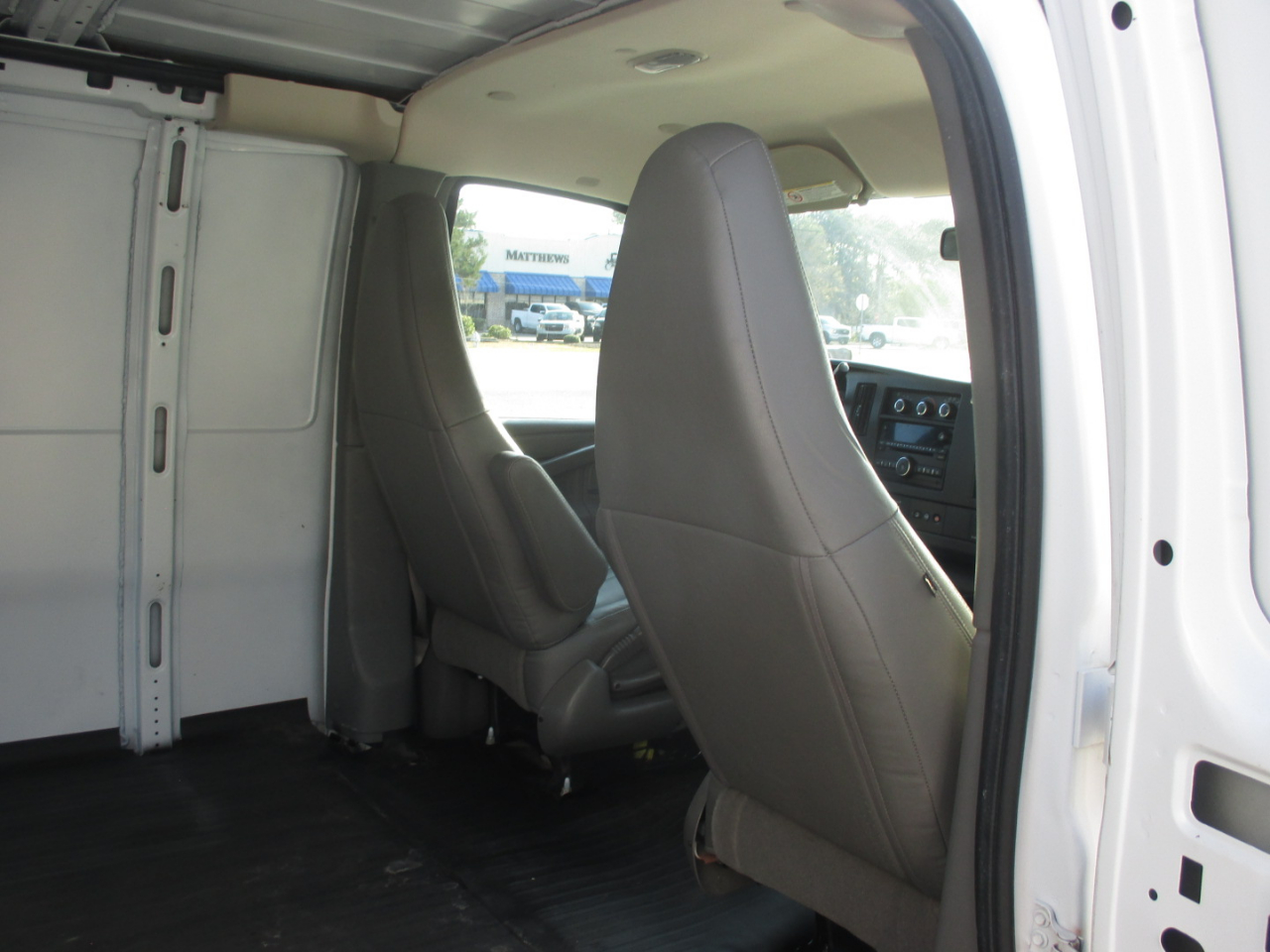 Chevrolet Express Cargo Van RWD 3500 155" 2018