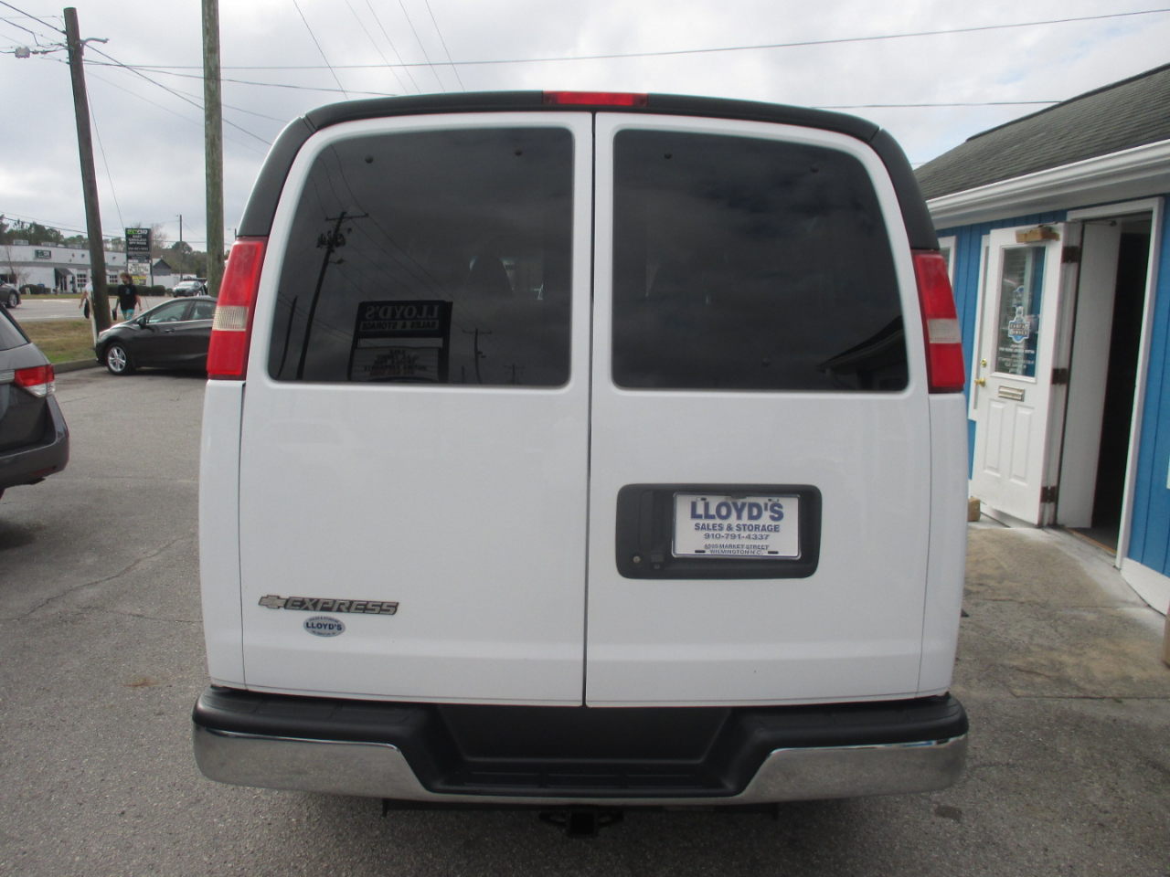 Chevrolet Express Passenger RWD 3500 155" LT w/1LT 2017