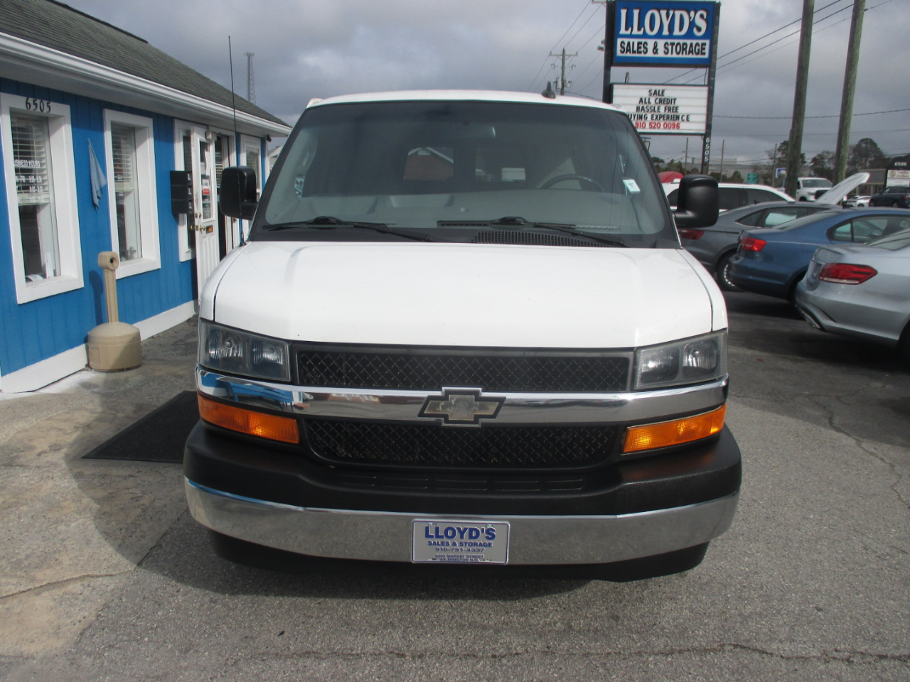 Chevrolet Express Passenger RWD 3500 155" LT w/1LT 2017