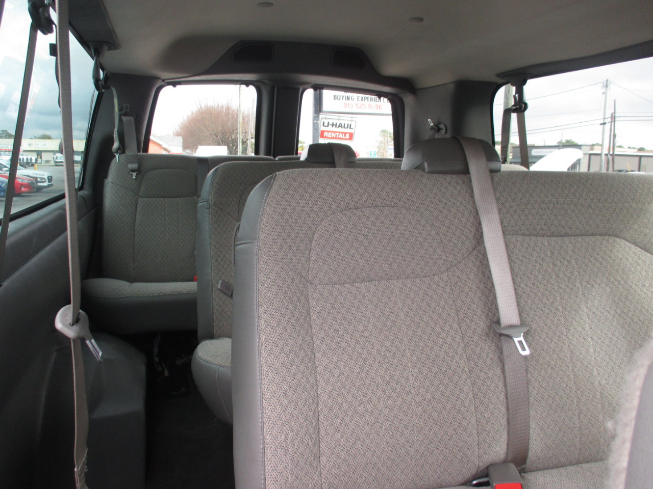 Chevrolet Express Passenger RWD 3500 155" LT w/1LT 2017