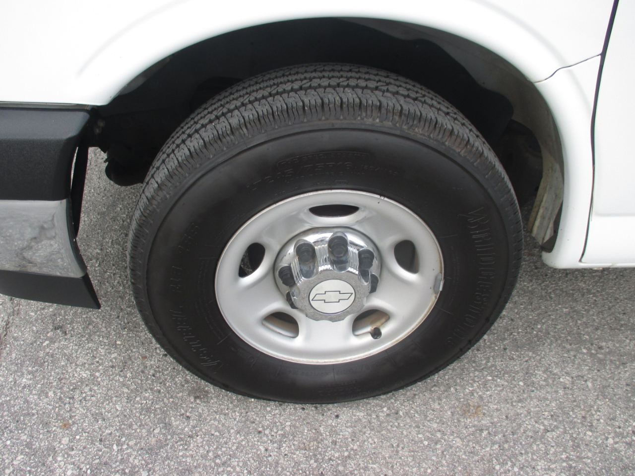 Chevrolet Express Passenger RWD 3500 155" LT w/1LT 2017