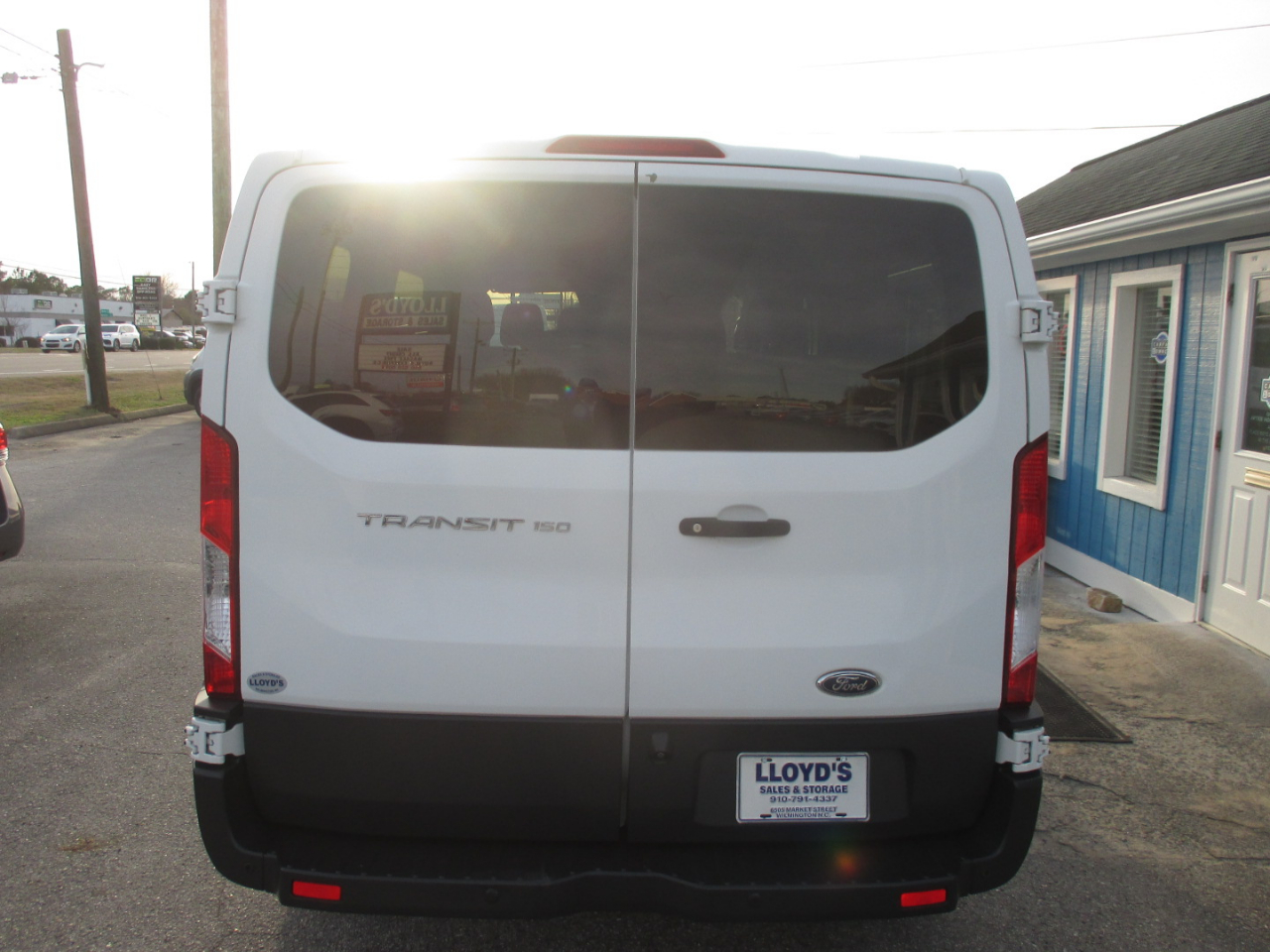 Ford Transit Passenger Wagon T-150 130" Low Roof XLT Swing-Out RH Dr 2018