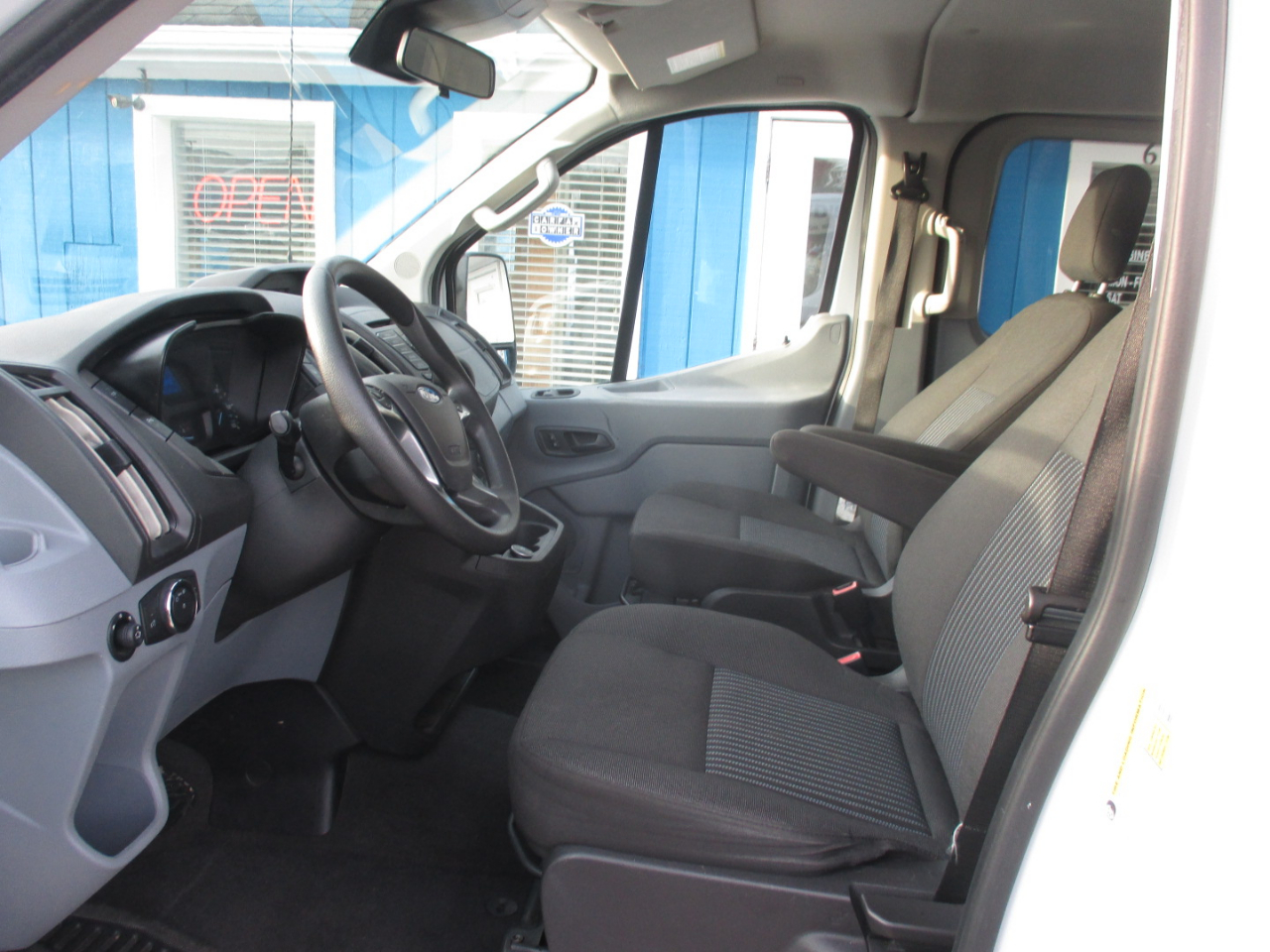 Ford Transit Passenger Wagon T-150 130" Low Roof XLT Swing-Out RH Dr 2018