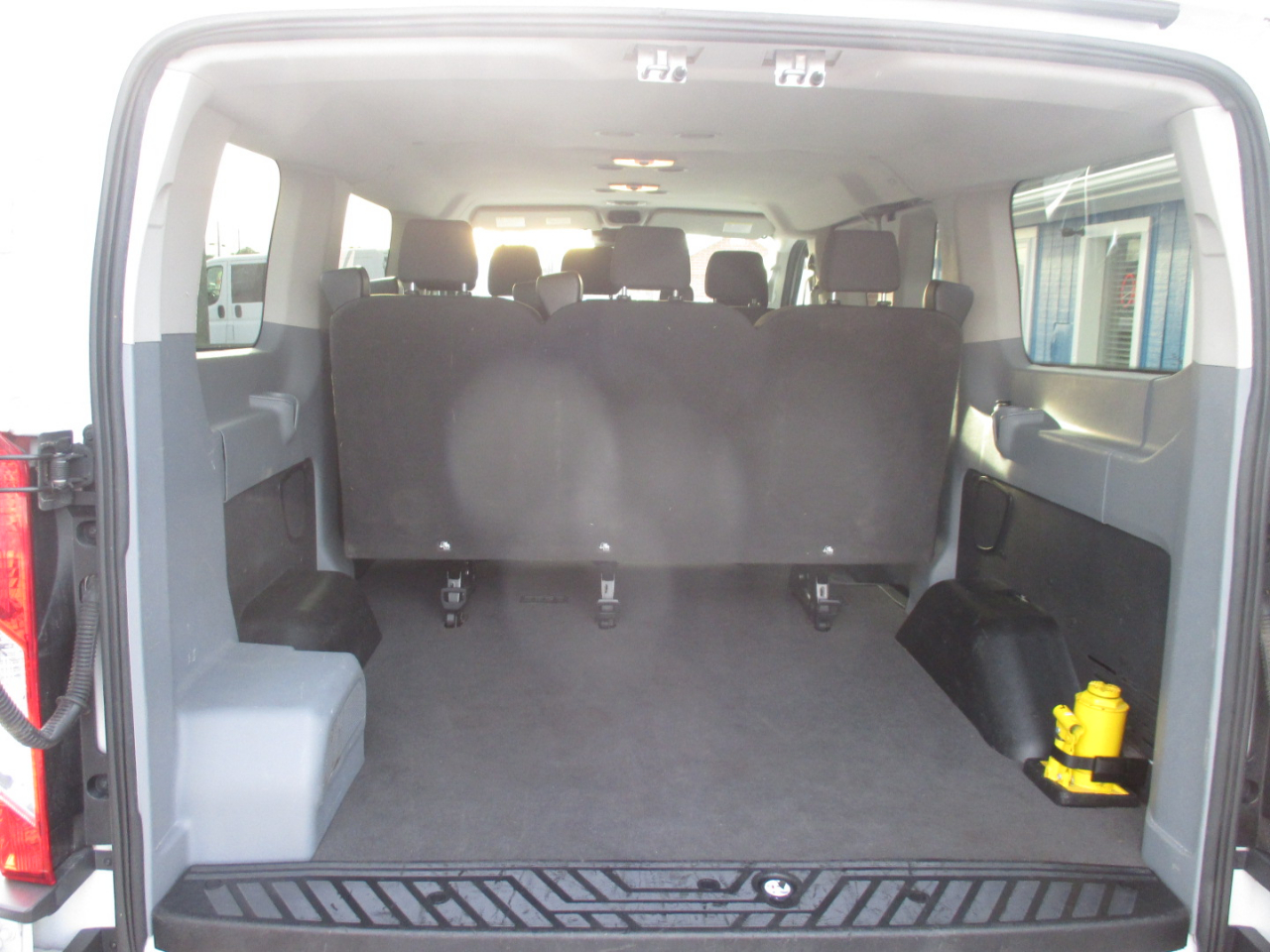 Ford Transit Passenger Wagon T-150 130" Low Roof XLT Swing-Out RH Dr 2018