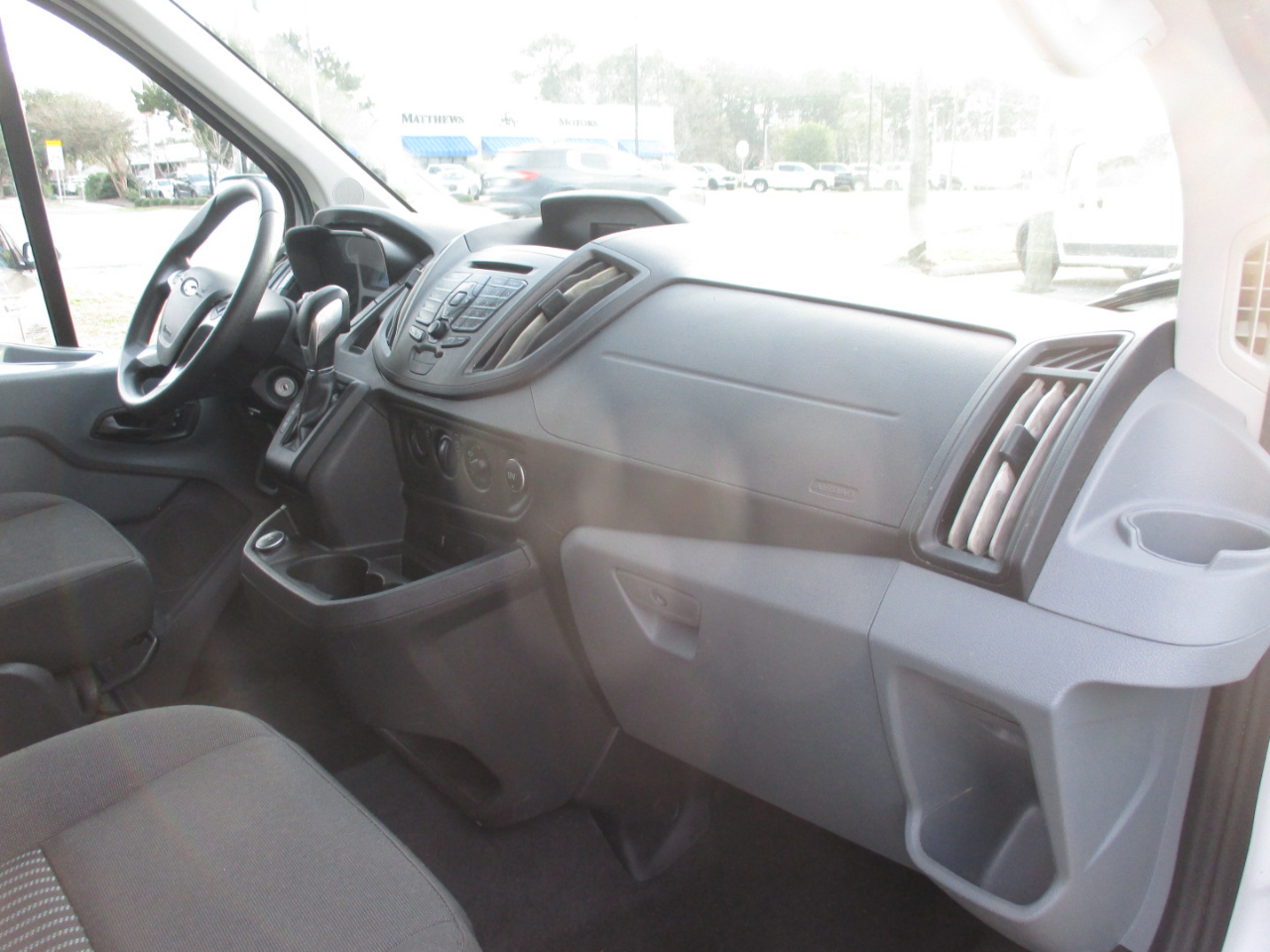 Ford Transit Passenger Wagon T-150 130" Low Roof XLT Swing-Out RH Dr 2018