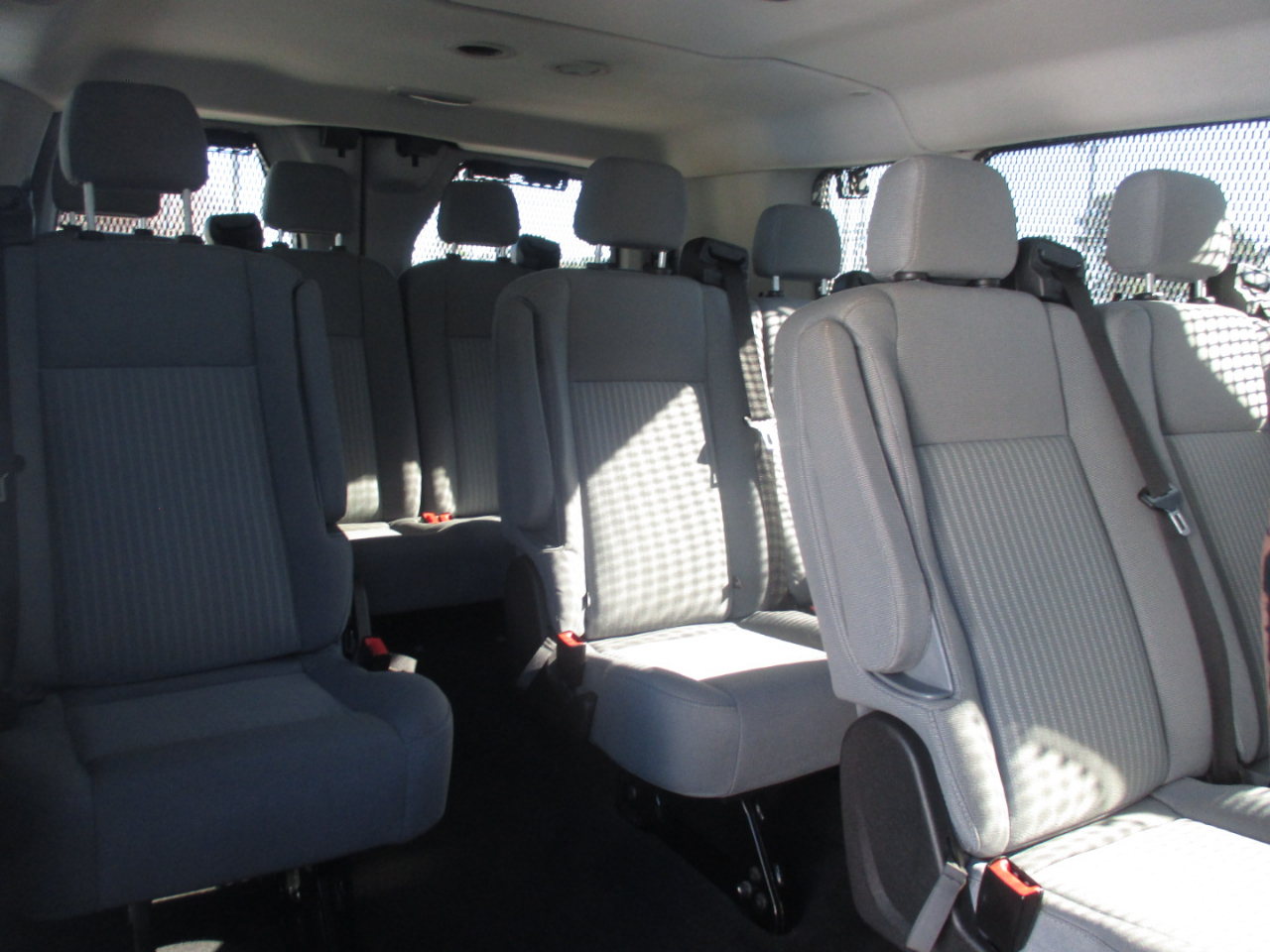 Ford Transit Wagon T-350 148" Low Roof XLT Swing-Out RH Dr 2015