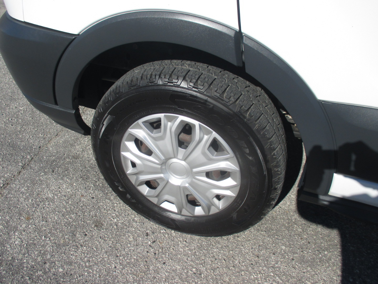 Ford Transit Wagon T-350 148" Low Roof XLT Swing-Out RH Dr 2015