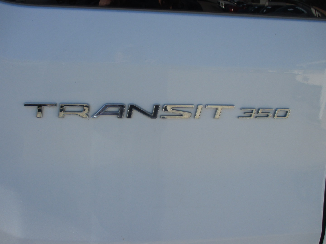 Ford Transit Wagon T-350 148" Low Roof XLT Swing-Out RH Dr 2015