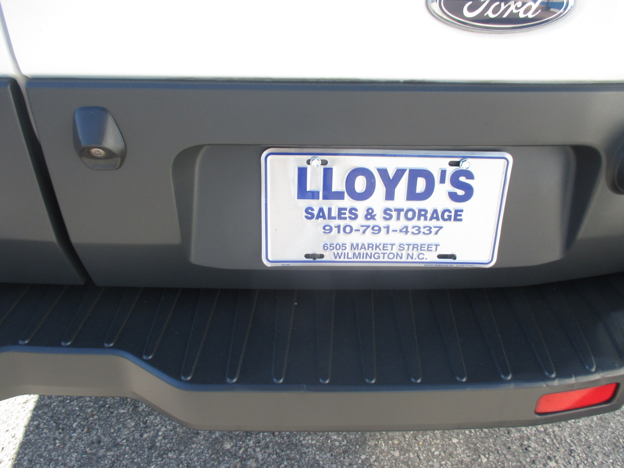 Ford Transit Wagon T-350 148" Low Roof XLT Swing-Out RH Dr 2015