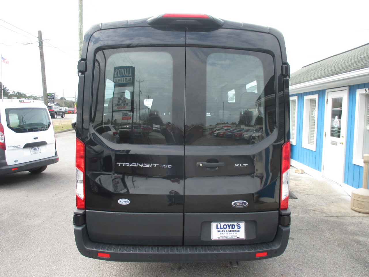 Ford Transit Passenger Wagon T-350 148" Med Roof XLT RWD 2023