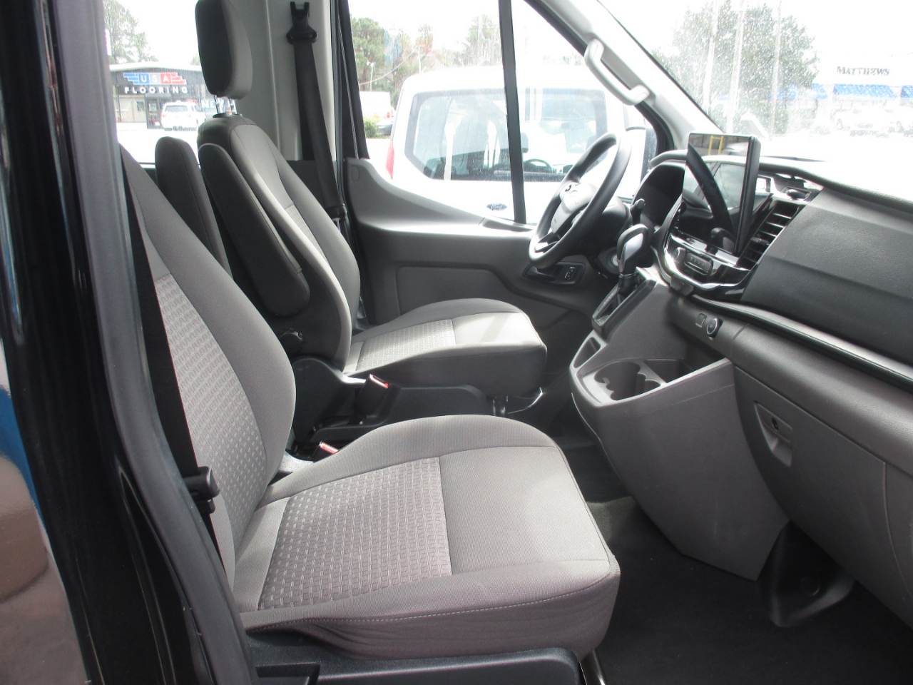 Ford Transit Passenger Wagon T-350 148" Med Roof XLT RWD 2023