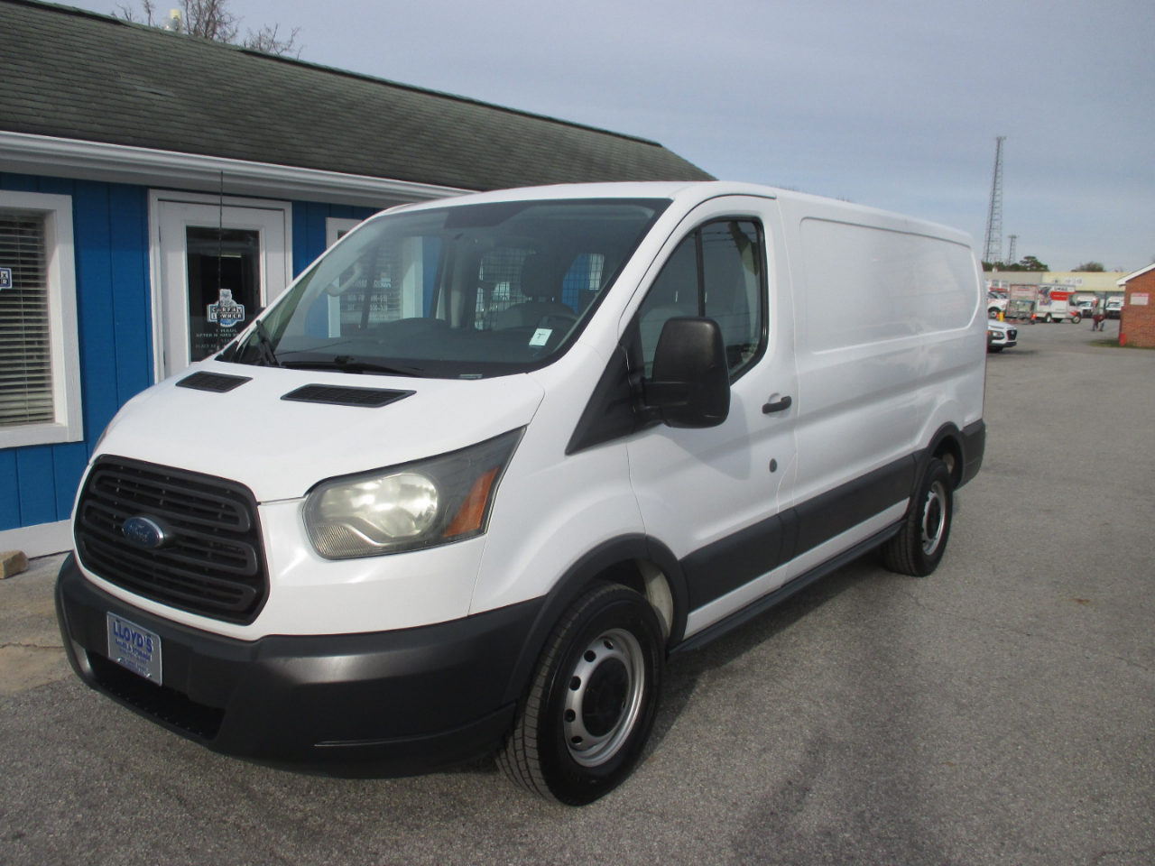 Ford Transit Cargo Van T-150 130" Low Rf 8600 GVWR Swing-Out RH Dr 2015
