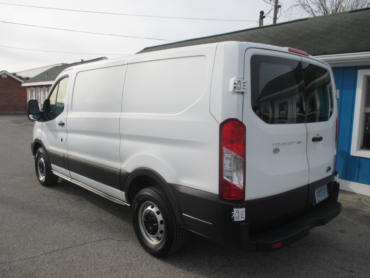 Ford Transit Cargo Van T-150 130" Low Rf 8600 GVWR Swing-Out RH Dr 2015