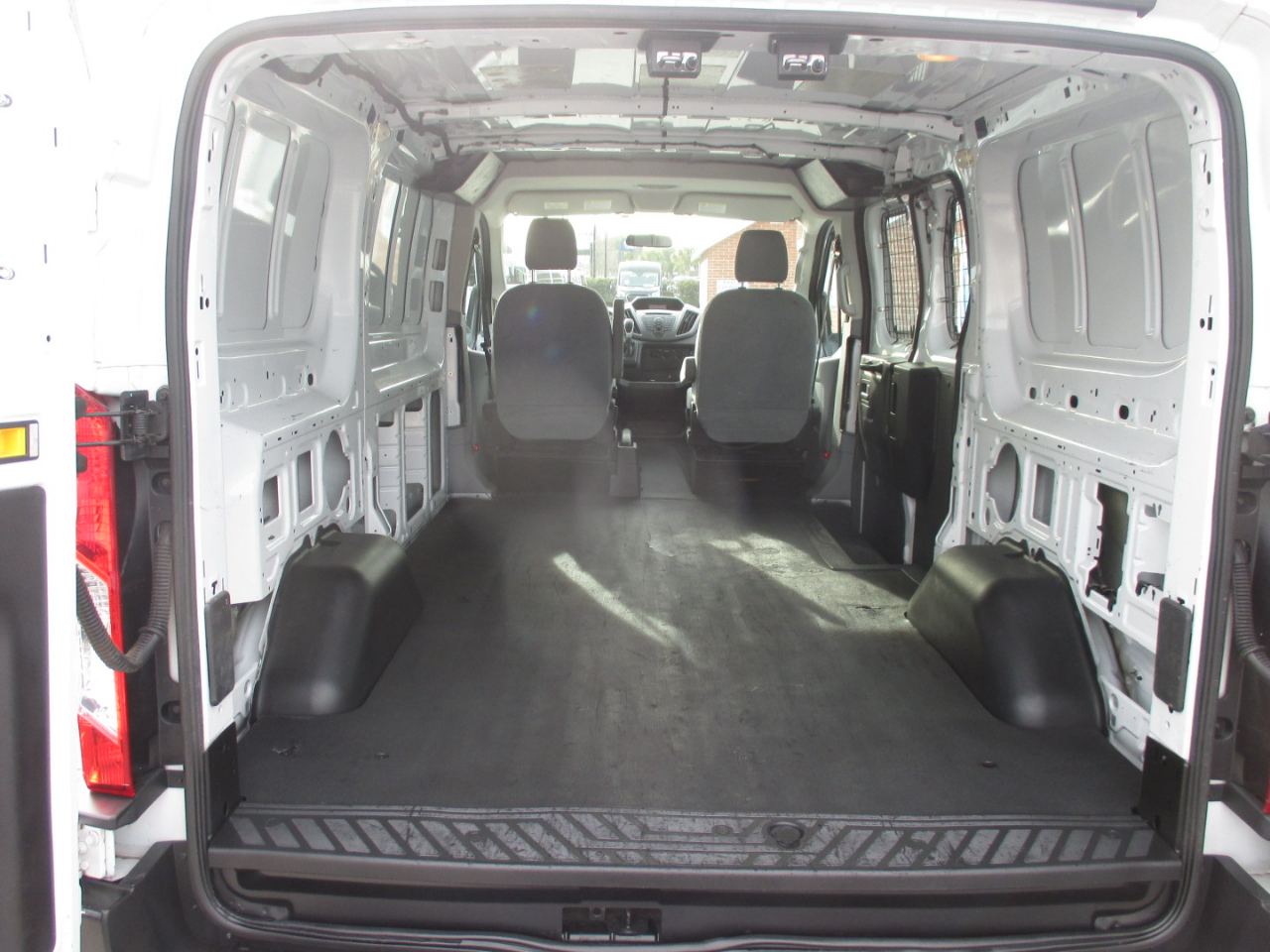 Ford Transit Cargo Van T-150 130" Low Rf 8600 GVWR Swing-Out RH Dr 2015