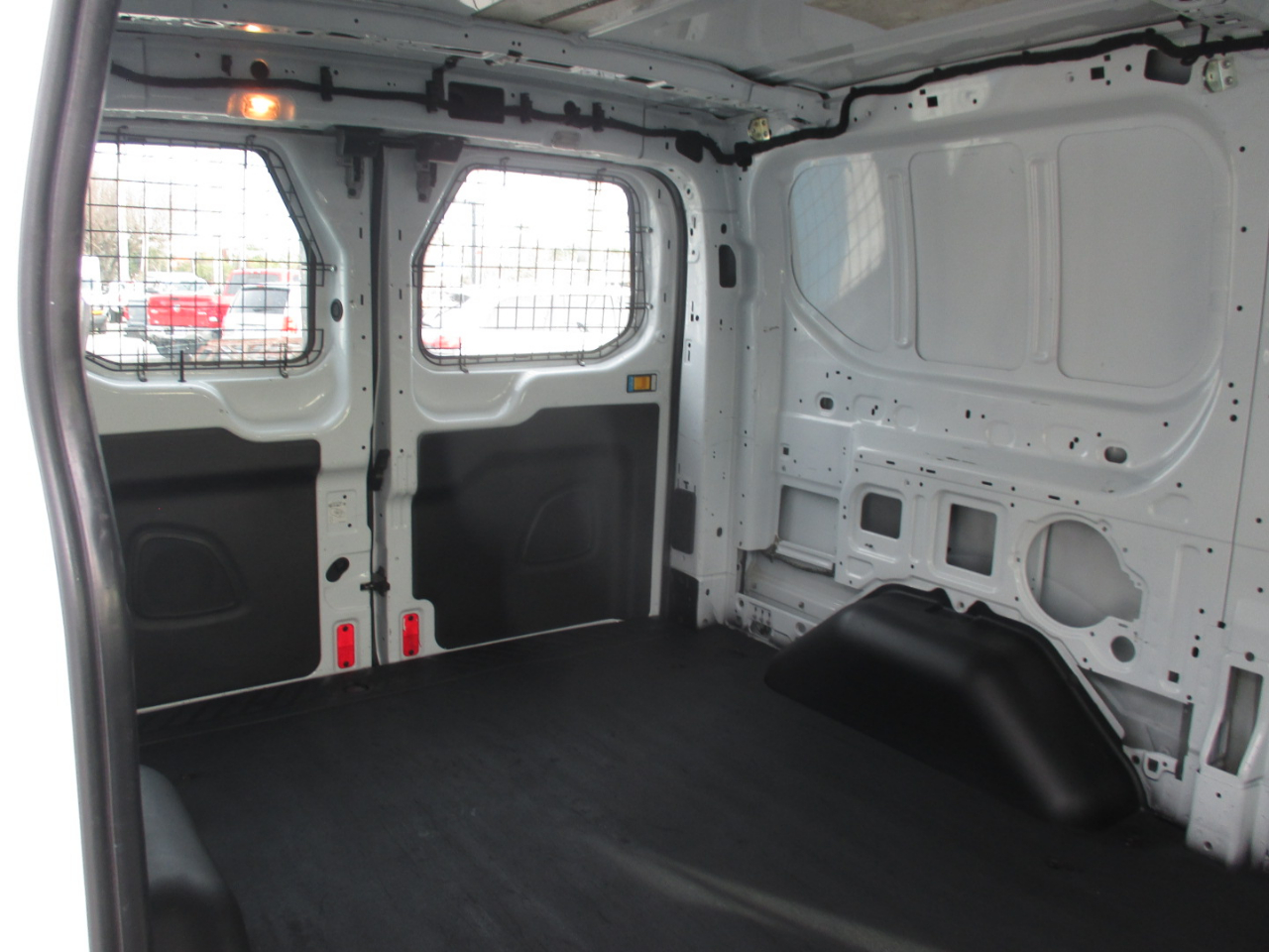 Ford Transit Cargo Van T-150 130" Low Rf 8600 GVWR Swing-Out RH Dr 2015