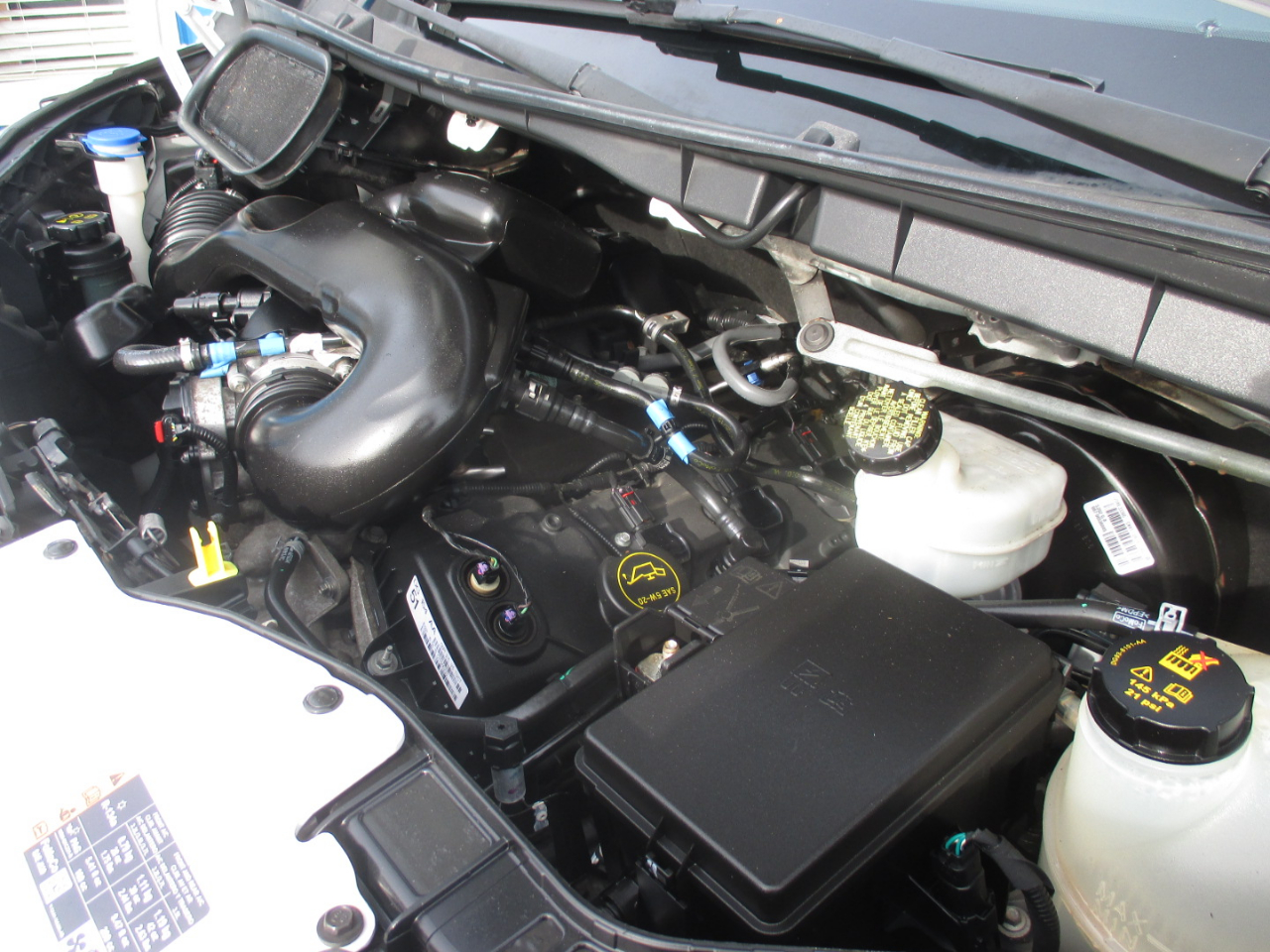 Ford Transit Cargo Van T-150 130" Low Rf 8600 GVWR Swing-Out RH Dr 2015