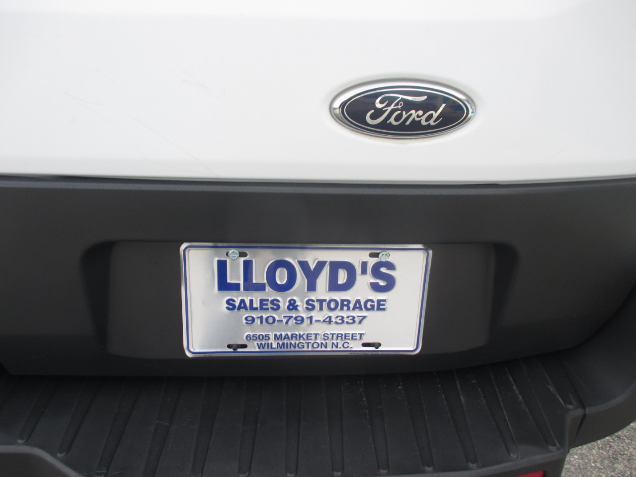 Ford Transit Cargo Van T-150 130" Low Rf 8600 GVWR Swing-Out RH Dr 2015