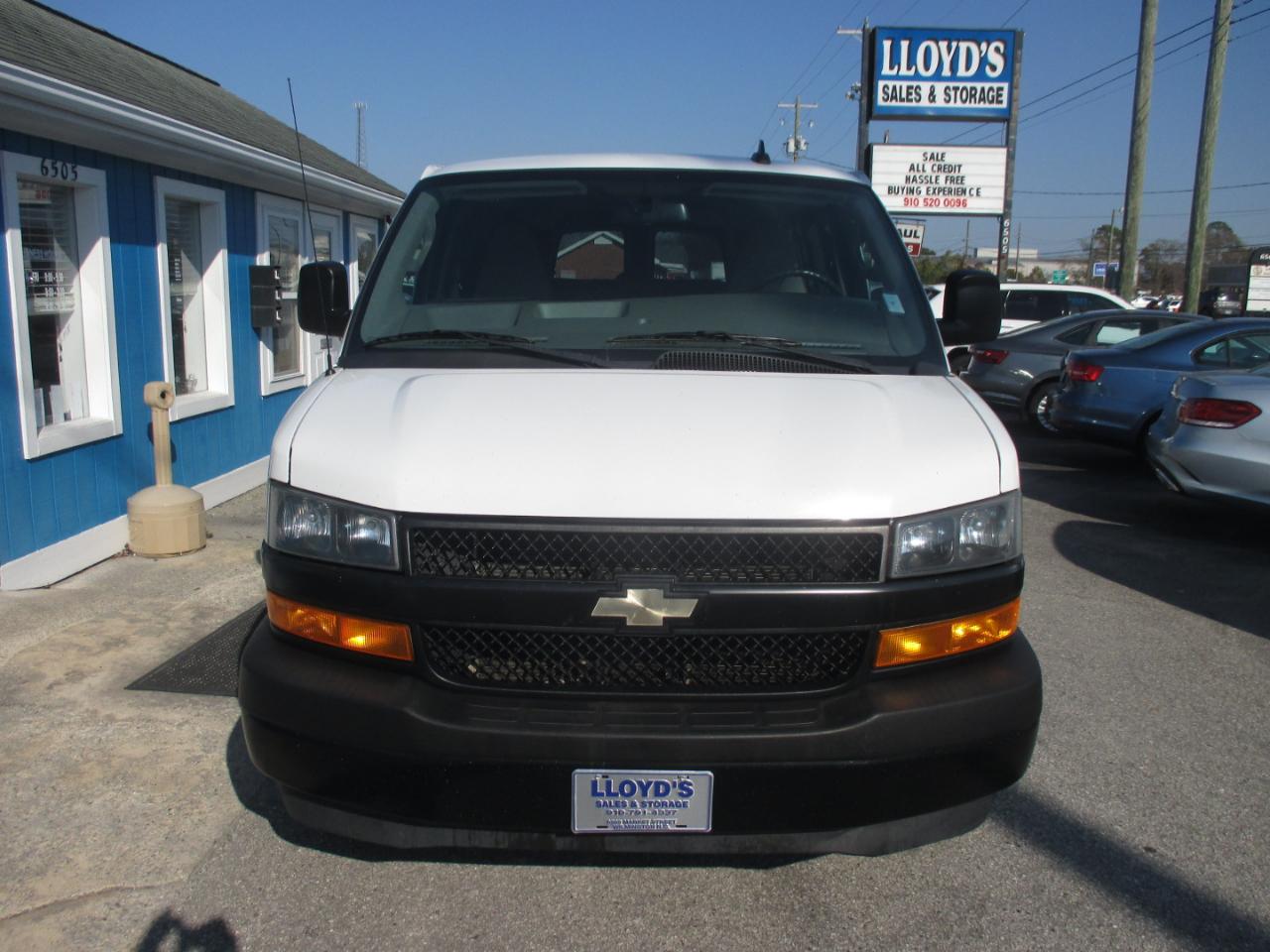 Chevrolet Express Passenger RWD 3500 155" LS 2019